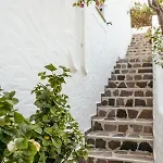 فيلة Nefeli House