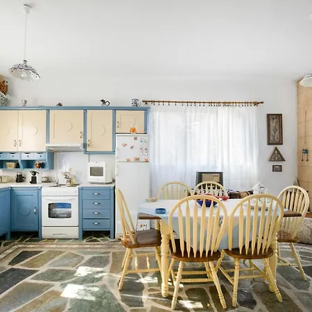 Willa Nefeli House *